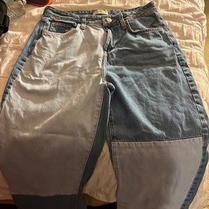 Hey selling some jeans!